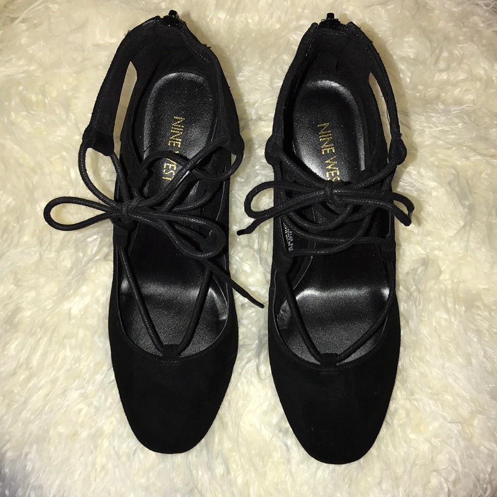 New!  Nine West lace up pump